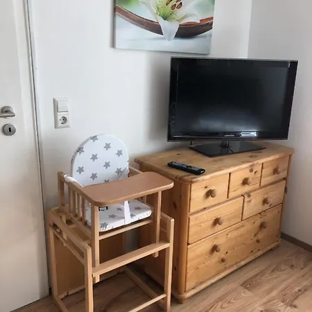 Guest Mit 2 Getrennten Schlafzimmern Fuer 4 Personen 24h Check In Apartmán *