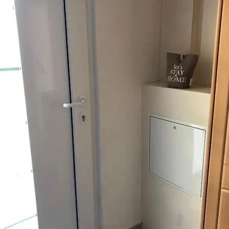 Guest Mit 2 Getrennten Schlafzimmern Fuer 4 Personen 24h Check In *