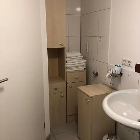 Guest Mit 2 Getrennten Schlafzimmern Fuer 4 Personen 24h Check In