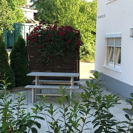 דירה Guest Mit 2 Getrennten Schlafzimmern Fuer 4 Personen 24h Check In *