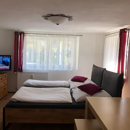 Guest Mit 2 Getrennten Schlafzimmern Fuer 4 Personen 24h Check In Apartmán