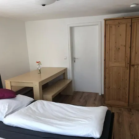Guest Mit 2 Getrennten Schlafzimmern Fuer 4 Personen 24h Check In Aalen